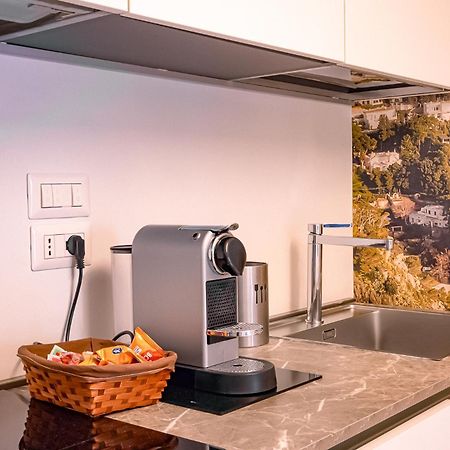 Caprigetaway - Domus Le Botteghe Apartment ภายนอก รูปภาพ